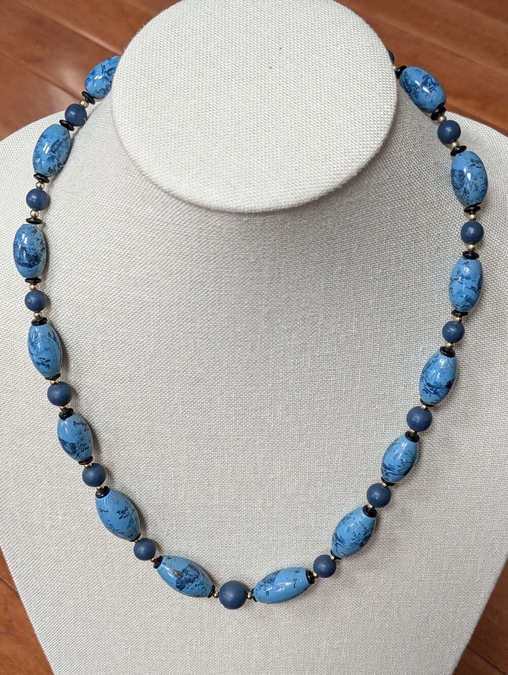 💙 Vintage Japan Blue Wooden Bead Necklace – 24"